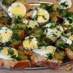 Рецепт Бутербродов с консервированным лососем