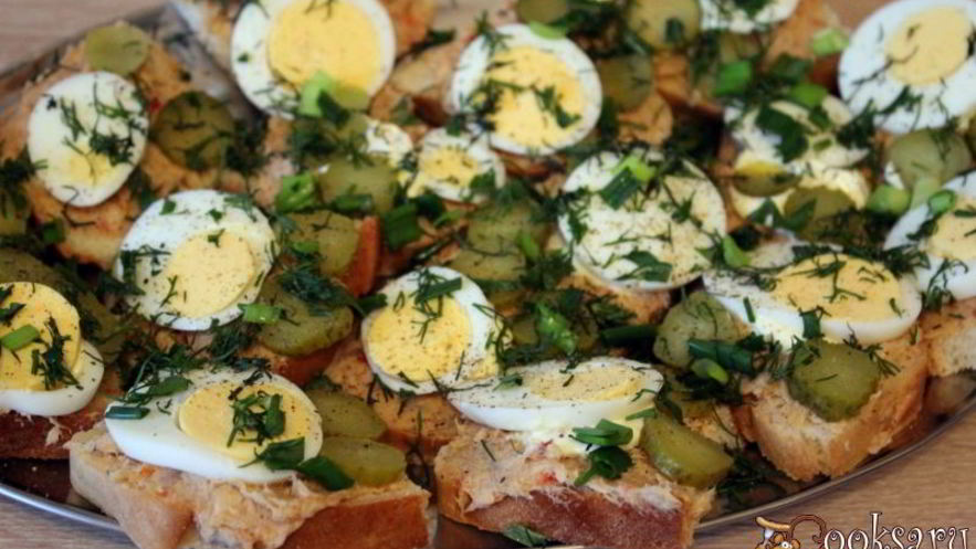 Рецепт бутербродов с консервированным лососем