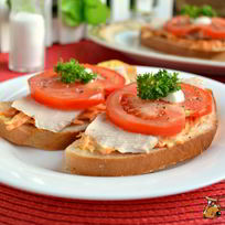 Бутерброды с морковью и отварным мясом