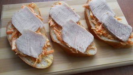 Рецепт бутербродов с морковью и отварным мясом