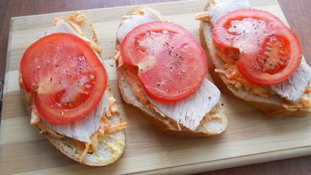 Рецепт бутербродов с морковью и отварным мясом