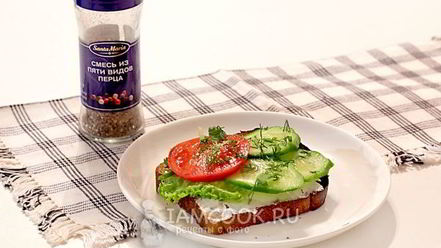 Рецепт бутербродов с мягкой брынзой и овощами
