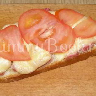 Рецепт Бутербродов с помидорами, ветчиной и сыром