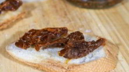 Рецепт бутербродов с вялеными помидорами