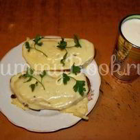 Бутерброды с яйцом, майонезом, чесноком и сыром