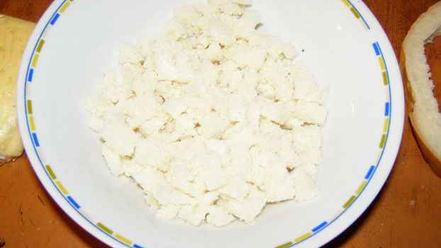 Рецепт бутербродов с яйцом, майонезом, чесноком и сыром