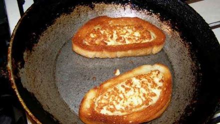 Рецепт бутербродов с яйцом, майонезом, чесноком и сыром