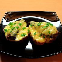 Бутерброды со шпротами в духовке