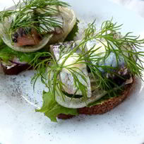 Бутерброды с селедкой