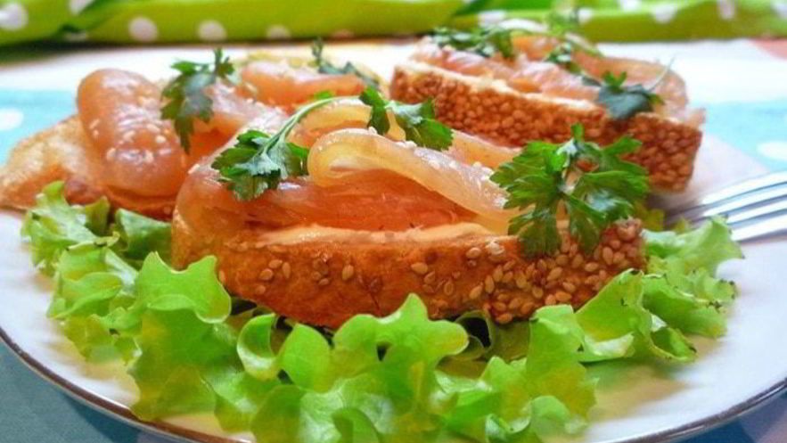 Рецепт датского бутерброда с куриной нарезкой