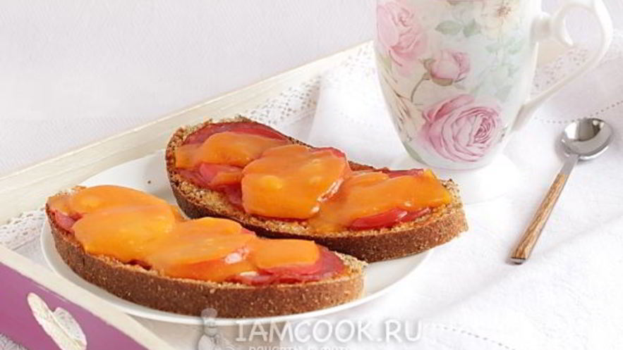 Рецепт горячих бутербродов с колбасой