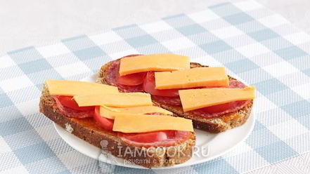 Рецепт горячих бутербродов с колбасой