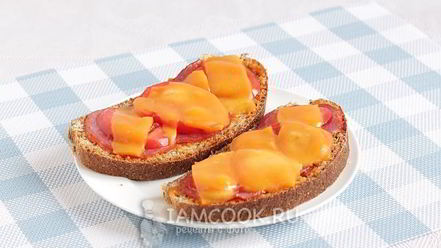 Рецепт горячих бутербродов с колбасой