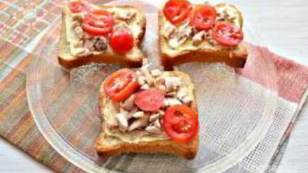Рецепт горячих бутербродов с курицей и сыром