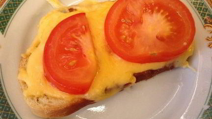 Рецепт Горячих бутербродов с сыром, помидорами и чесноком
