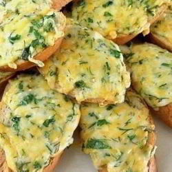 Рецепт Горячих бутербродов с твердым сыром майонезом и чесноком