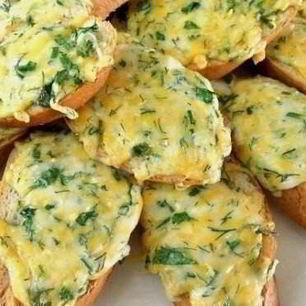 Рецепт Горячих бутербродов с твердым сыром майонезом и чесноком