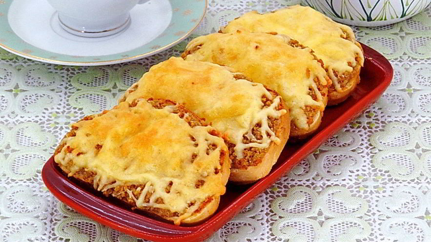 Рецепт горячих закусочных бутербродов с фаршем