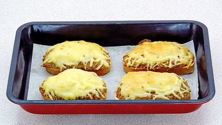 Рецепт горячих закусочных бутербродов с фаршем