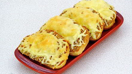 Рецепт горячих закусочных бутербродов с фаршем