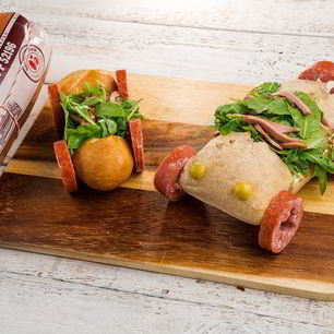 Рецепт Горячего бутерброда с колбасой и сметанным соусом