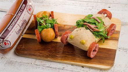 Рецепт горячего бутерброда с колбасой и сметанным соусом