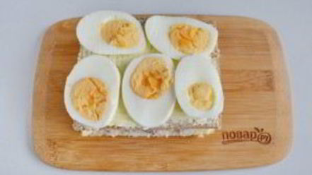 Рецепт закусочного бутербродного торта с рыбой