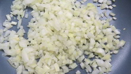 Рецепт закусочных бутербродов с луком и яйцами