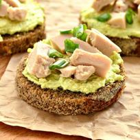Рецепт Закусочных бутербродов с муссом из авокадо