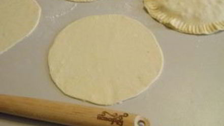 Рецепт чебуреков из слоеного бездрожжевого теста