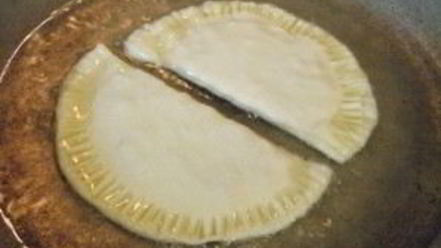 Рецепт чебуреков из слоеного бездрожжевого теста