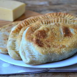 Рецепт Чебуреков с грибами и сыром