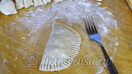 Рецепт чебуреков с мясом и сыром