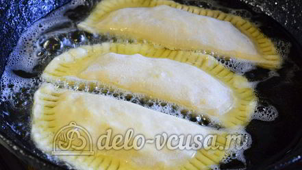 Рецепт чебуреков с мясом и сыром