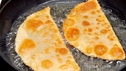 Рецепт чебуреков с мясом на минеральной воде