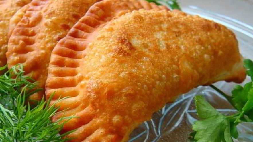 Рецепт хрустящих чебуреков с мясной начинкой