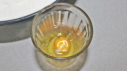 Рецепт крымских чебуреков из слоеного теста