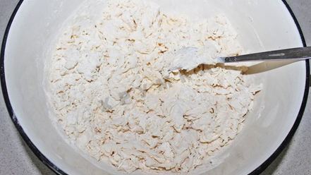 Рецепт крымских чебуреков из слоеного теста