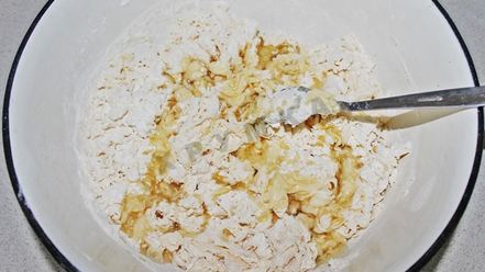 Рецепт крымских чебуреков из слоеного теста