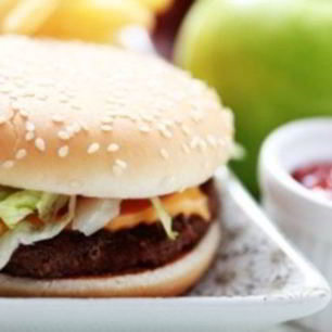 Рецепт Чизбургера домашнего со свининой, авокадо и кинзой