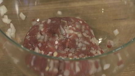 Рецепт чизбургера с беконом и дижонским соусом