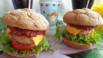 Рецепт домашнего чизбургера с соусом барбекю