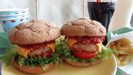 Рецепт домашнего чизбургера с соусом барбекю