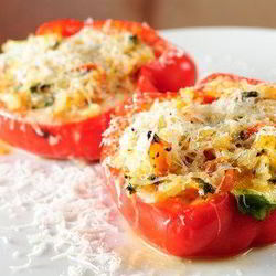 Рецепт Фаршированных пастой и сыром красные перцы