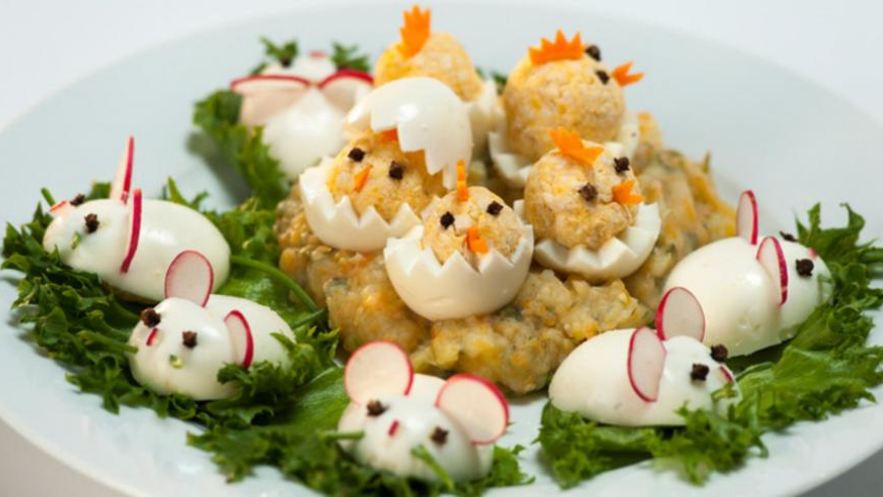 Рецепт фаршированных яиц ассорти и овощное пюре