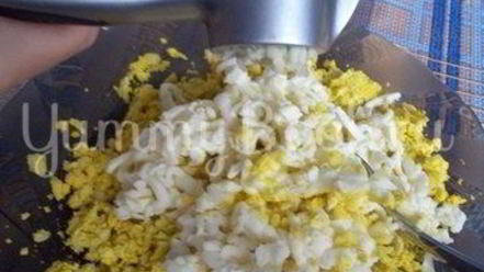 Рецепт фаршированных яиц икрой минтая