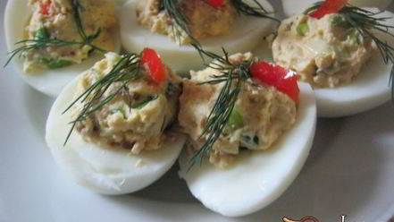 Рецепт фаршированных яиц с беконом