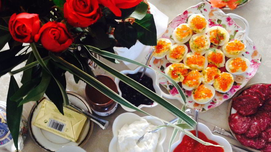 Рецепт фаршированных яиц с икрой