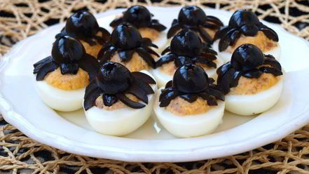 Рецепт фаршированных яиц с печенью трески пауки