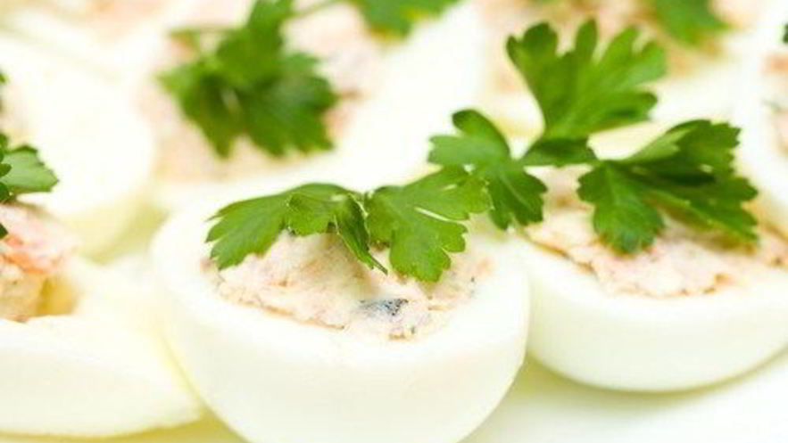 Рецепт фаршированных яиц с пикантной начинкой